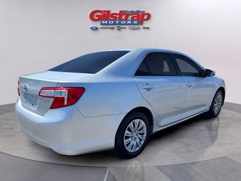 Used 2014 Toyota Camry LE FWD image 5