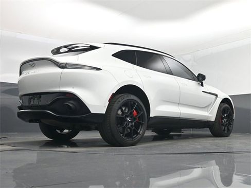 Used 2021 Aston Martin DBX image 46
