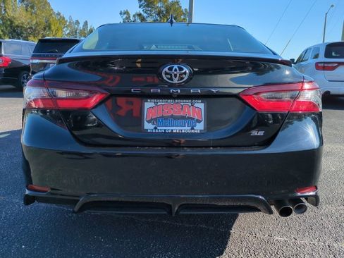Used 2023 Toyota Camry SE image 5