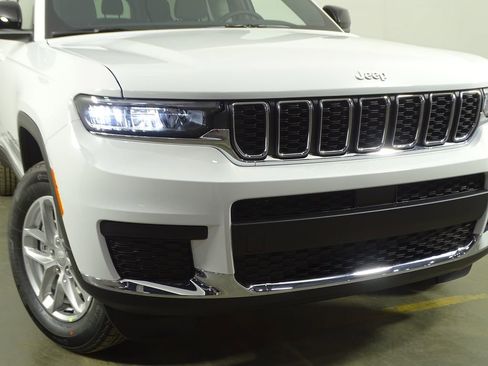 New 2025 Jeep Grand Cherokee L Laredo image 47