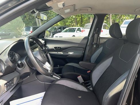 Used 2020 Nissan Kicks S image 18