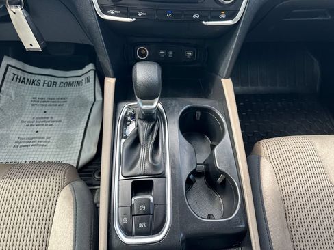 Used 2020 Hyundai Santa Fe SE FWD image 29