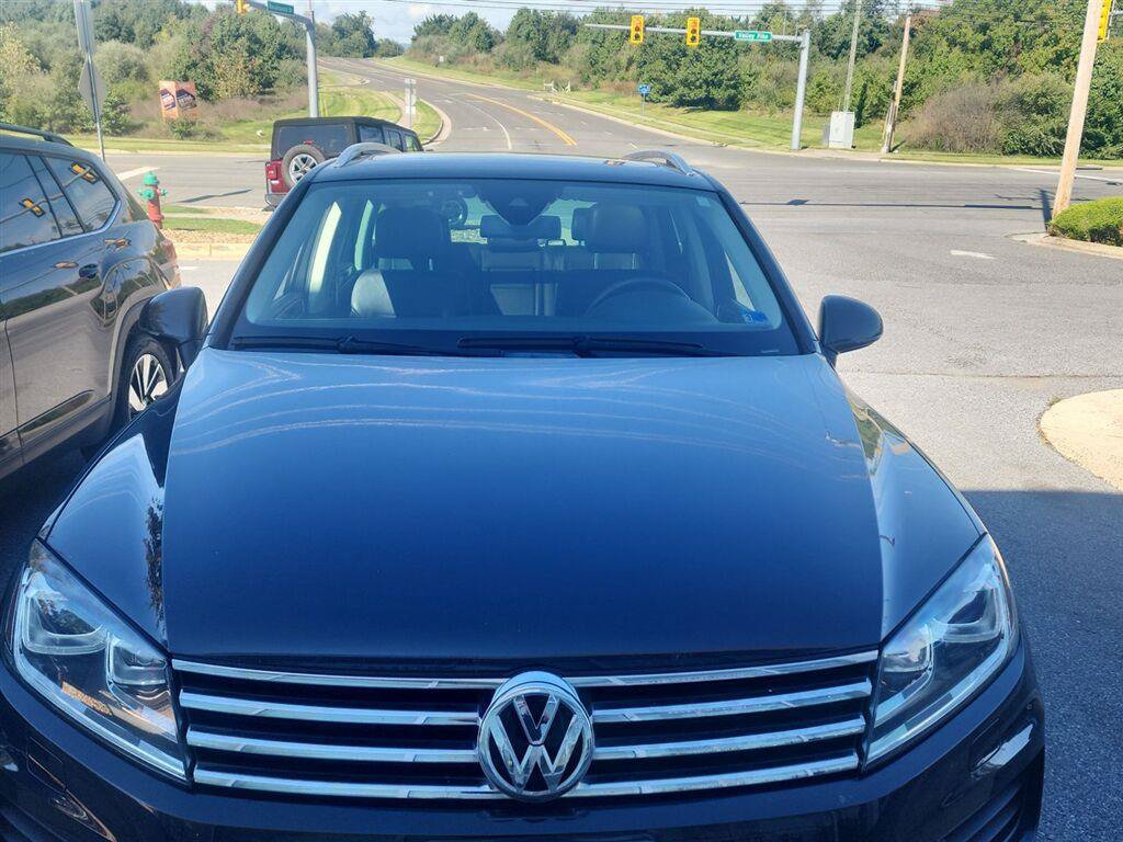 Used 2016 Volkswagen Touareg VR6 AWD/4WD image 1