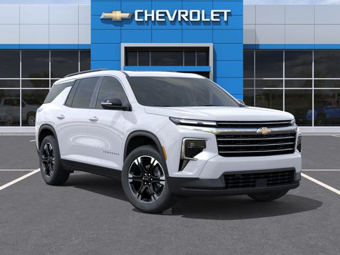 New 2027 Chevrolet Traverse LT w/ Sun and Wheel Package FWD image 7