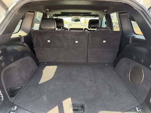 Used 2015 Jeep Grand Cherokee Altitude RWD image 28