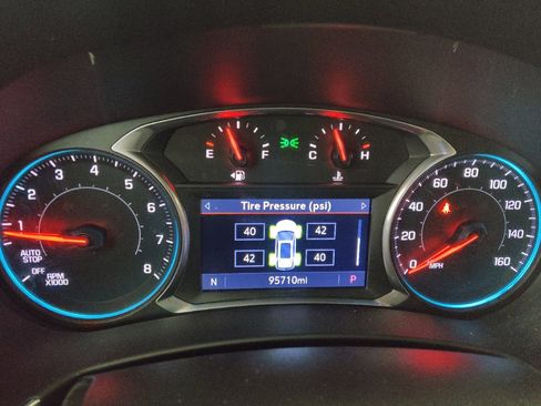 Used 2019 Chevrolet Equinox LT w/ Sun & Navigation Package FWD image 23