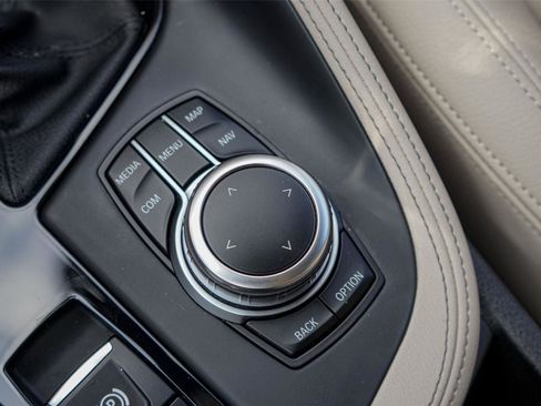 Used 2023 BMW X2 sDrive28i w/ M Sport Package FWD image 15