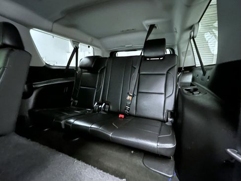 Used 2018 Chevrolet Suburban LT image 20
