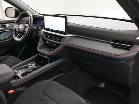 Certified 2025 Ford Explorer ST AWD/4WD image 28