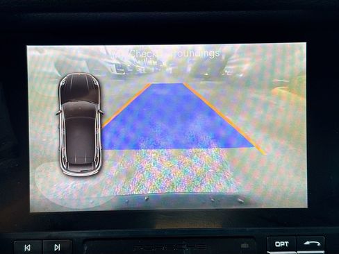 Used 2018 Porsche Macan image 14