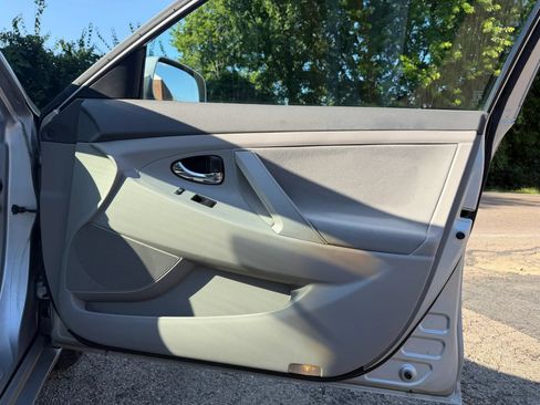 Used 2007 Toyota Camry LE FWD image 19