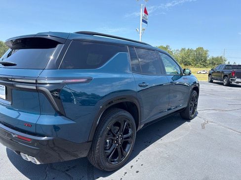 New 2027 Chevrolet Traverse RS FWD image 3