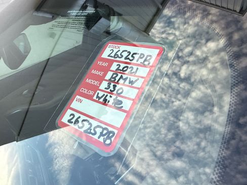 Certified 2021 BMW 330i xDrive Sedan w/ Convenience Package image 16