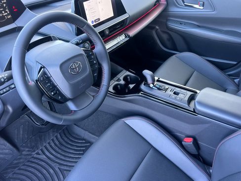 New 2026 Toyota Prius Plug-In Hybrid FWD image 11