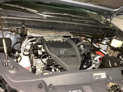 Certified 2023 Toyota Highlander XLE image 23
