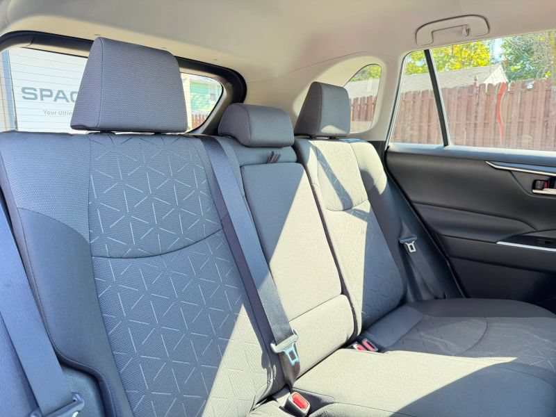 Used 2021 Toyota RAV4 XLE AWD/4WD image 29