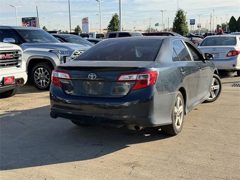 Used 2012 Toyota Camry SE image 5