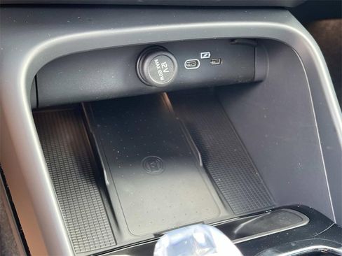 New 2026 Volvo XC40 B5 Plus w/ Protection Package Premier image 28