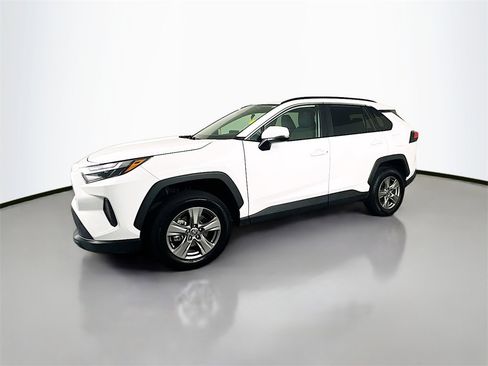 Used 2024 Toyota RAV4 XLE image 5