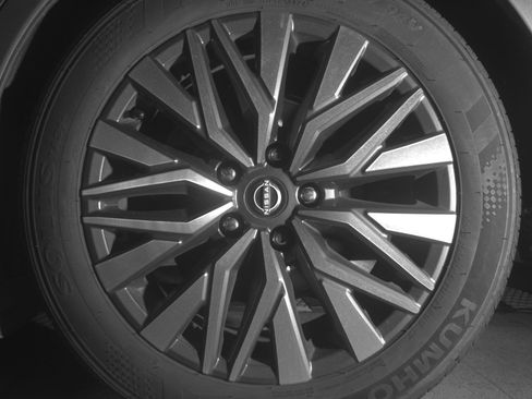 Used 2025 Nissan Altima 2.5 SV image 14