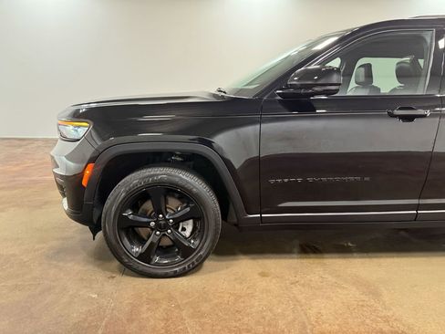 Used 2023 Jeep Grand Cherokee L Laredo image 39