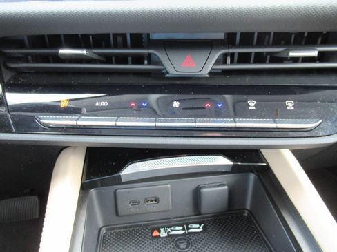 Used 2025 Buick Envision Preferred AWD/4WD image 28
