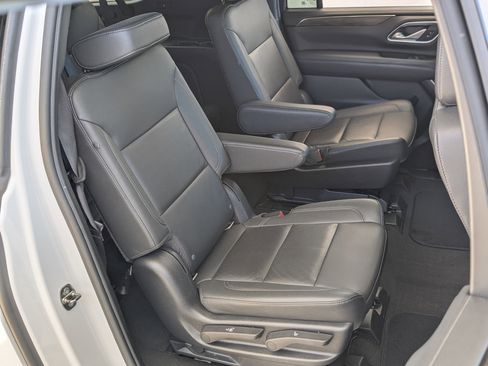 Used 2021 Chevrolet Suburban Z71 image 24