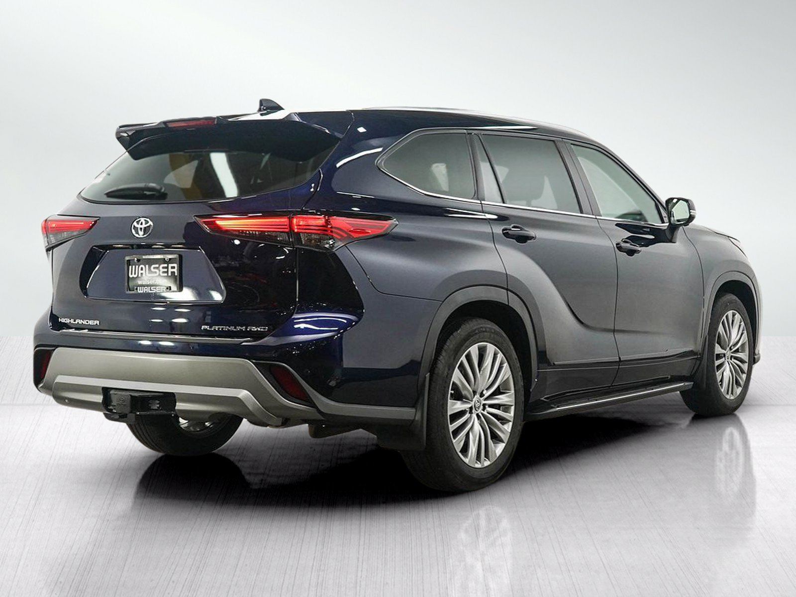 Used 2023 Toyota Highlander Platinum AWD/4WD image 6
