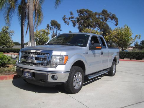 Used 2013 Ford F150 XLT w/ Luxury Equipment Group AWD/4WD image 2