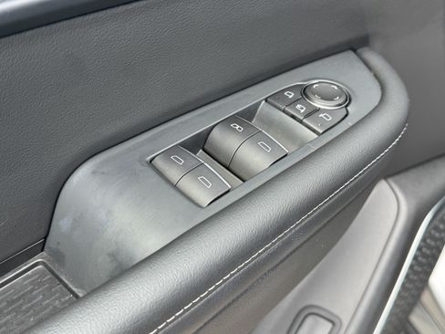 Used 2025 Buick Enclave Avenir w/ Super Cruise Package FWD image 13