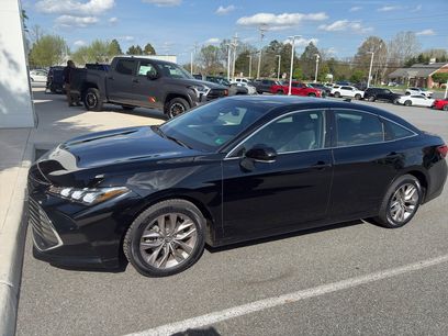 Used 2019 Toyota Avalon XLE w/ Moonroof Package