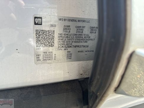 Used 2023 GMC Yukon SLT w/ SLT Premium Package image 1