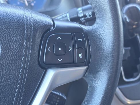 Used 2017 Toyota Sienna Limited image 14