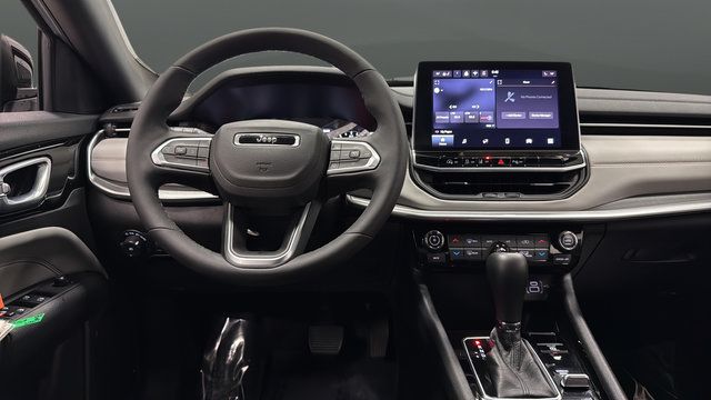 Certified 2025 Jeep Compass Limited AWD/4WD image 10