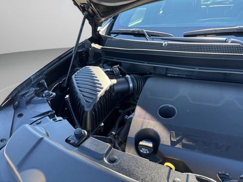 Used 2023 Chevrolet Traverse Premier image 47