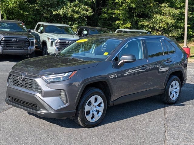 Used 2024 Toyota RAV4 LE FWD image 3