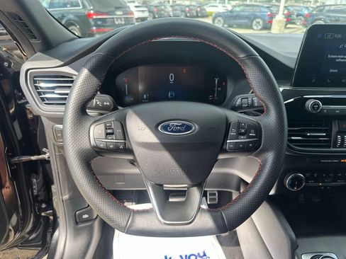 Used 2024 Ford Escape ST-Line image 15