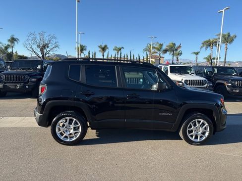 Used 2023 Jeep Renegade Latitude w/ Sun & Fun Group image 9