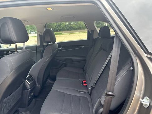 Used 2016 Kia Sorento AWD image 19