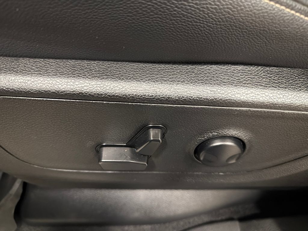 Used 2025 RAM 1500 Big Horn AWD/4WD image 17