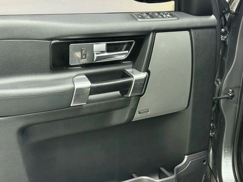 Used 2016 Land Rover LR4 HSE image 17