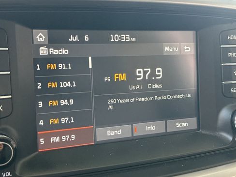 Used 2020 Kia Sorento LX FWD image 18