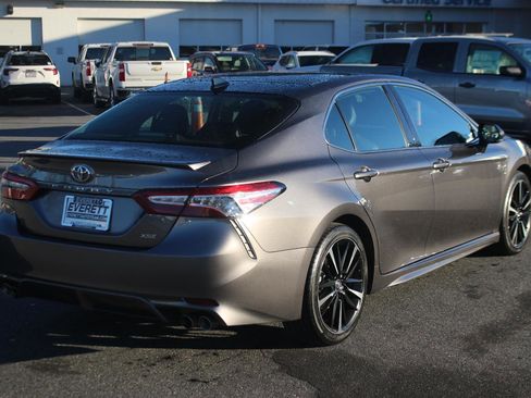Used 2020 Toyota Camry XSE image 7