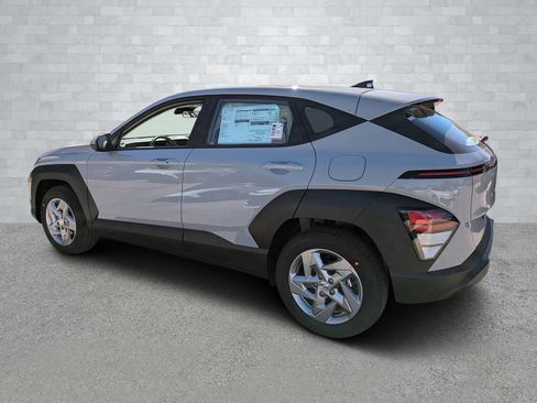 New 2026 Hyundai Kona SE image 7