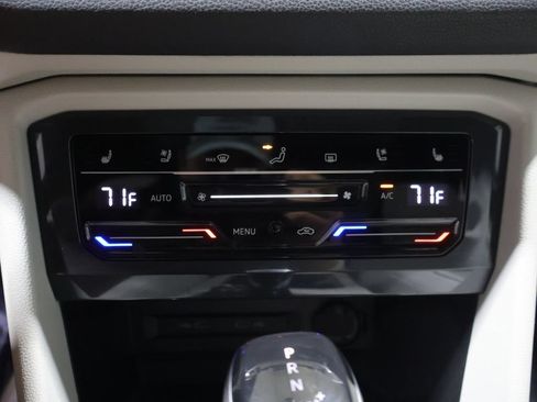 Used 2022 Volkswagen Tiguan SEL R-Line AWD/4WD image 34