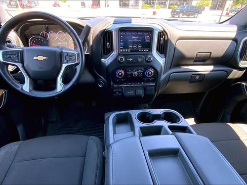 Used 2021 Chevrolet Silverado 1500 LT w/ Z71 Off-Road Package AWD/4WD image 16