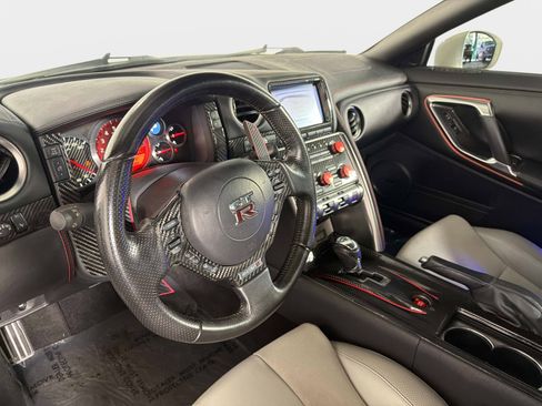 Used 2009 Nissan GT-R Premium AWD/4WD image 32