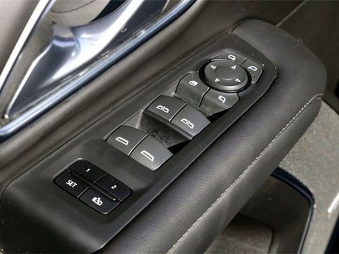 Used 2023 Chevrolet Tahoe Z71 w/ Luxury Package image 22