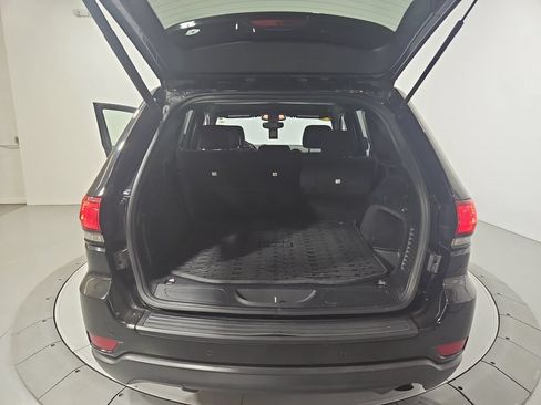 Used 2019 Jeep Grand Cherokee Laredo RWD image 22