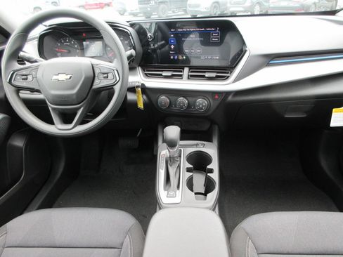 New 2026 Chevrolet Trax LS w/ LS Convenience Package FWD image 14